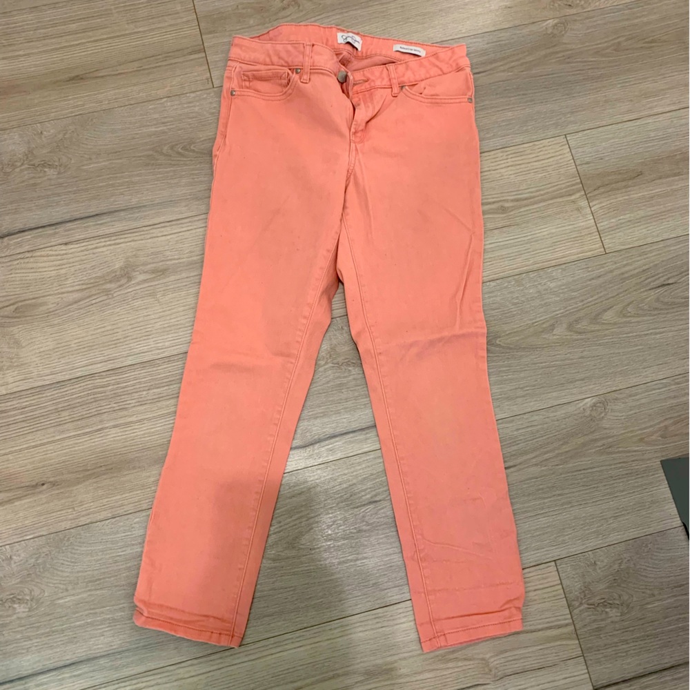 Jessica Simpson Size 6 Rolled Top Skinny Crop